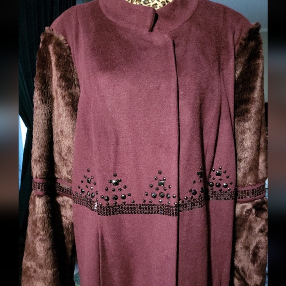 Vinetage Badley Mischka - Picture 2 of 6